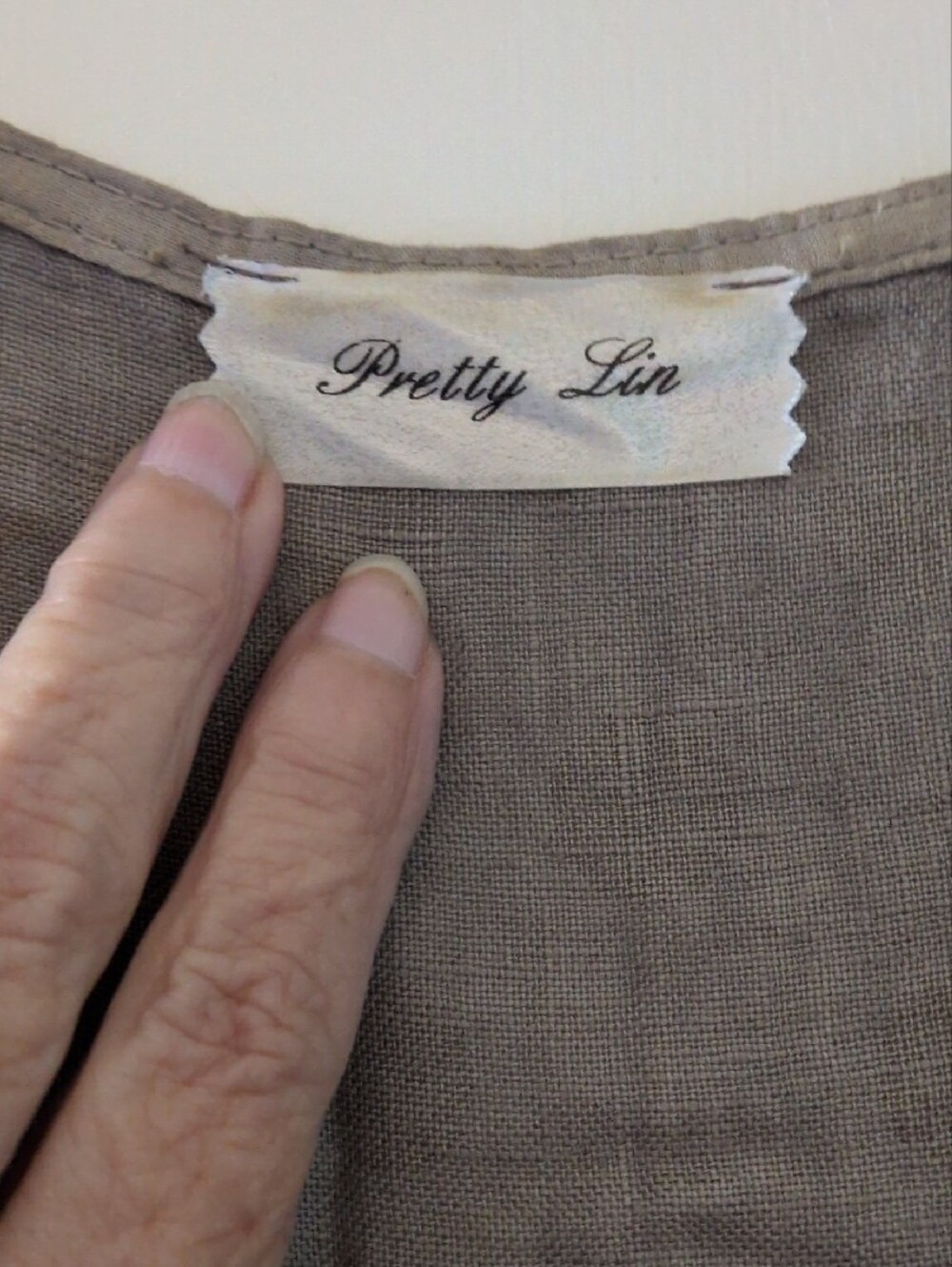 Women’s Sleeveless Casual Linen Dress in Light Taupe - Picture 3 of 5